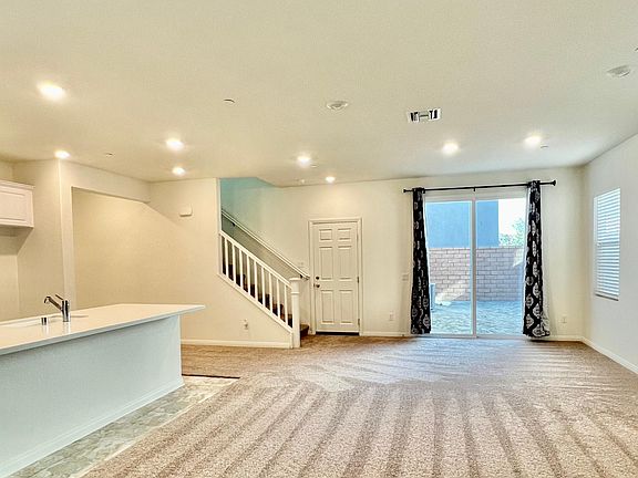 5th image of 3967 E Catalina St