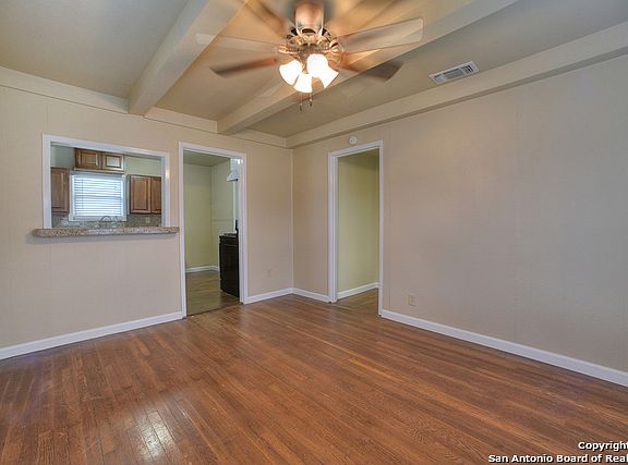 4th image of 526 Logwood Ave