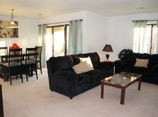 Y8 Avon Dr, East Windsor, NJ 08520