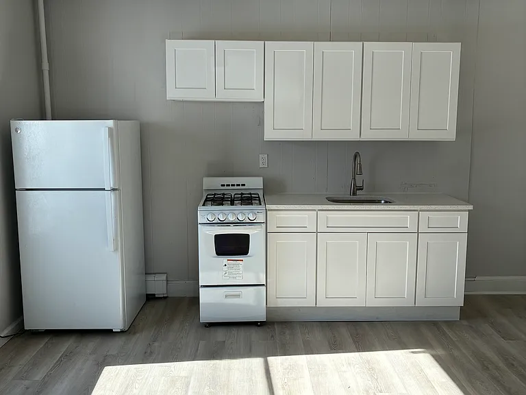 16 Jennings Ave #B — Photo 6
