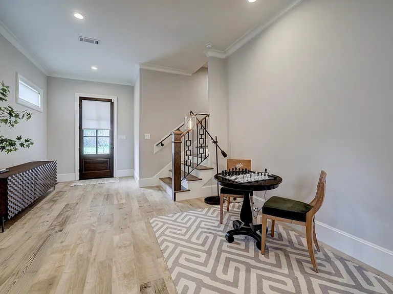 1322 Caywood Ln — Photo 7