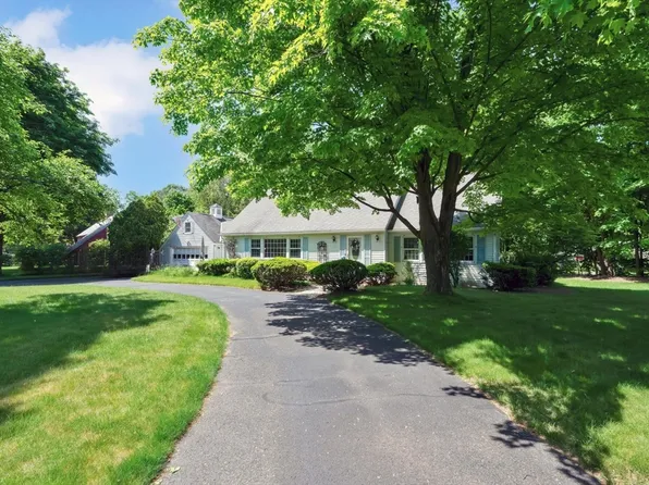 90 Shaker Rd, Longmeadow, MA 01106
