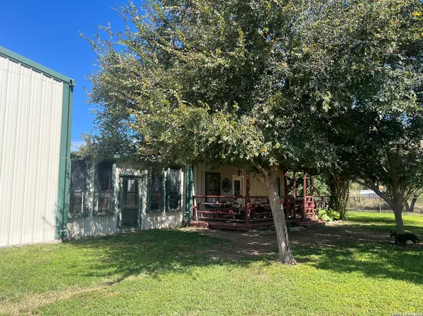 247 Marsh, Uvalde, TX 78801