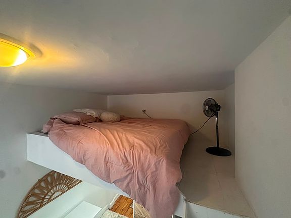 4th image of 214 W 102nd St #1E