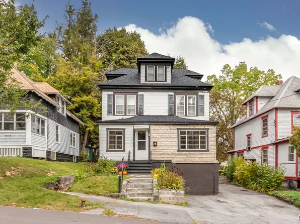 118 Charmouth Dr, Syracuse, NY 13207