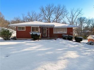 7019 N Elm St, Pleasant Valley, MO 64068