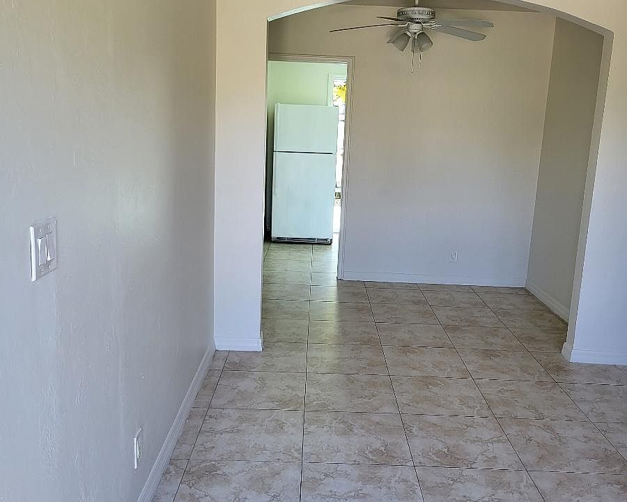 2nd image of 415 SE 11th Ct #4