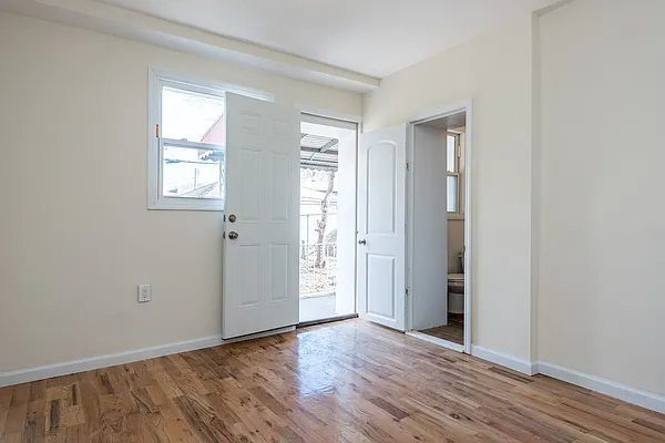 Rented by Nooklyn NYC LLC | media 5