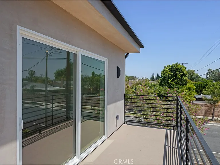 10051 Amestoy Ave — Photo 6