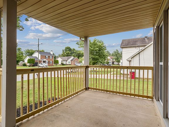 4th image of 1212 Parkview Dr