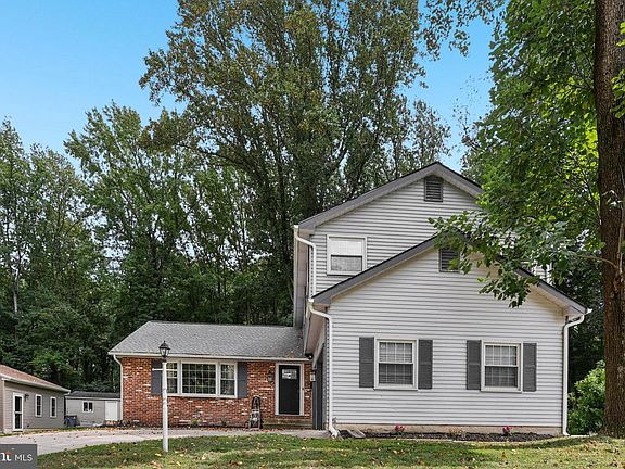 4th image of 266 Saint David Dr