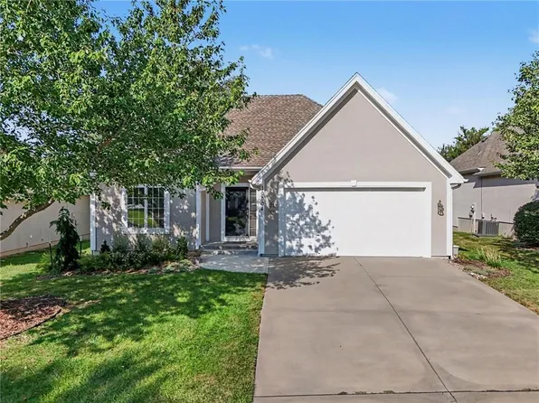 10004 N Arlington Ave, Kansas City, MO 64157