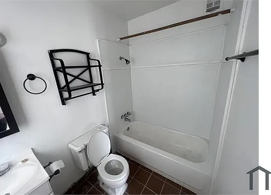 2705 W Tuckey Ln #2 — Photo 19