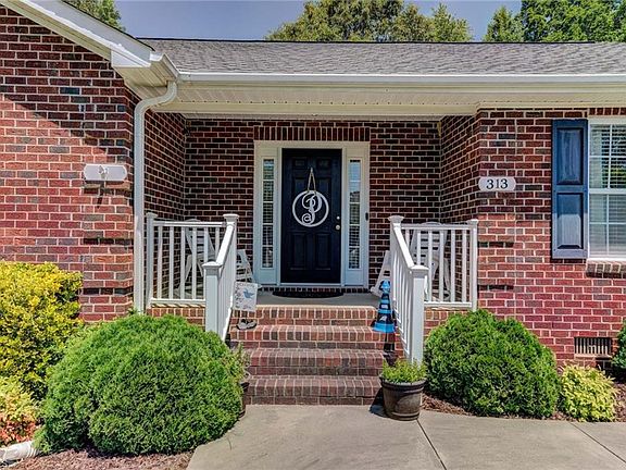 2nd image of 313 Lacewood Ct