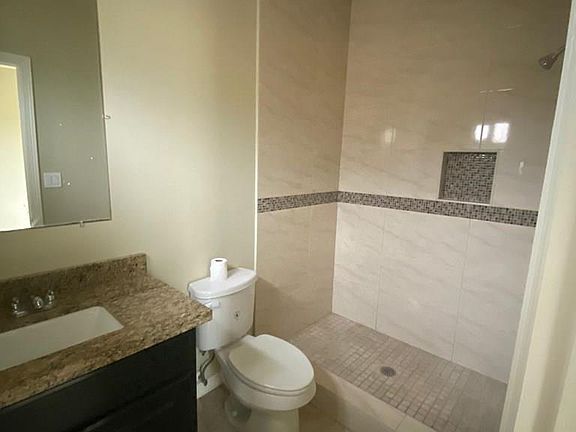 5th image of 3308 Resaca Vista Dr