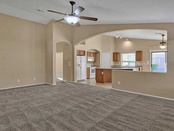 5th image of 688 E Palomino Way
