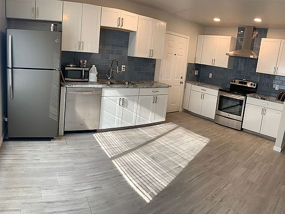 4th image of 15012 N 28th Dr