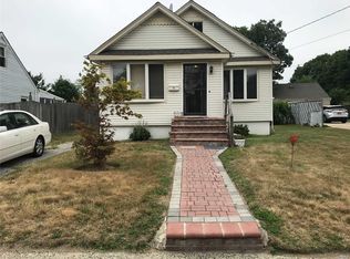 12 W William St, Bay Shore, NY 11706