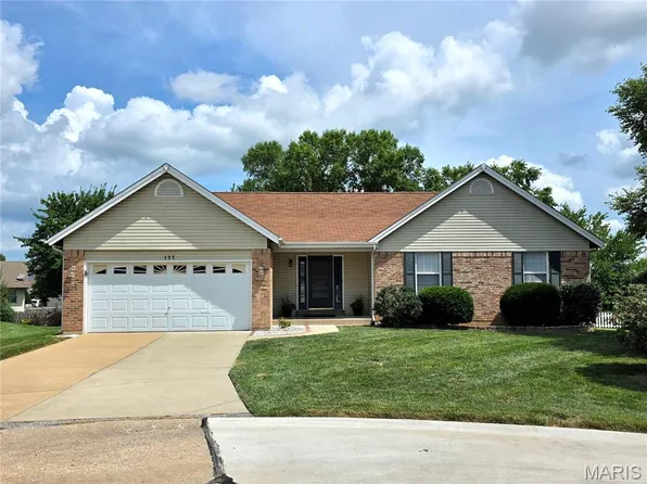 137 Black Lantern Trl, Saint Peters, MO 63376