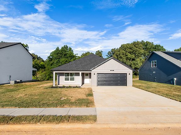3rd image of 385 Galway Dr Lot 48
