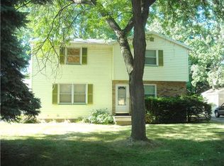 66-68 68 Moxon Dr, Rochester, NY 14612