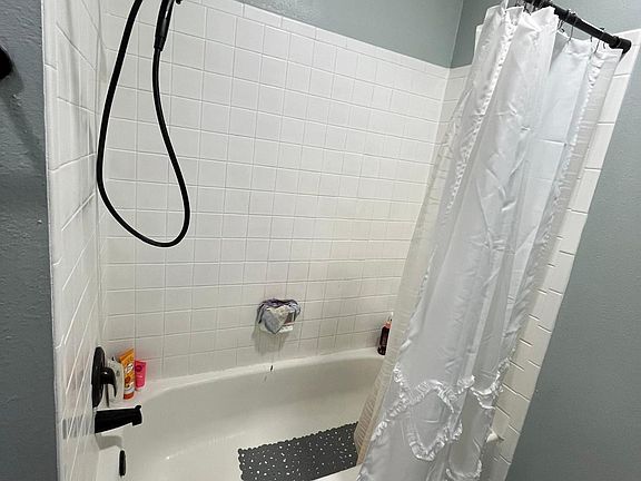 4th image of 121 S 25th St APT 106