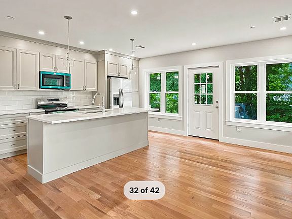 4th image of 4 Mayhew St APT 3