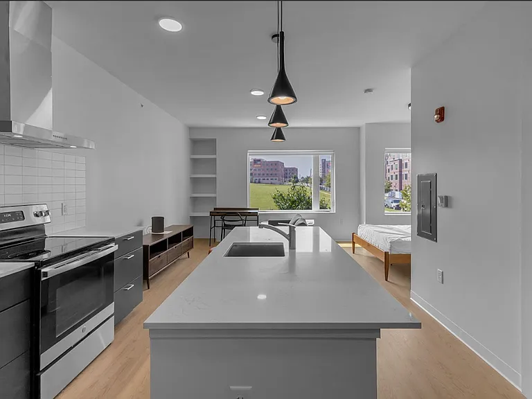 Michigan Place Apartments — Photo 8