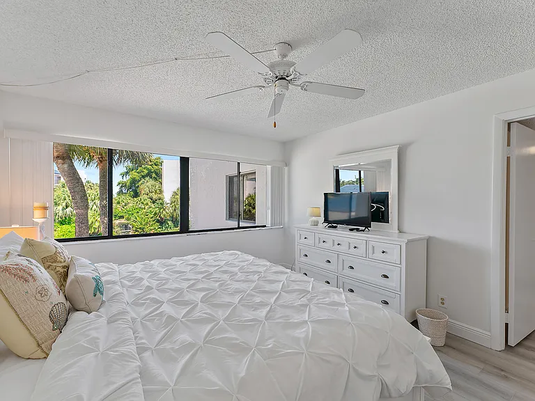 1605 S US Highway 1 #B201 — Photo 18