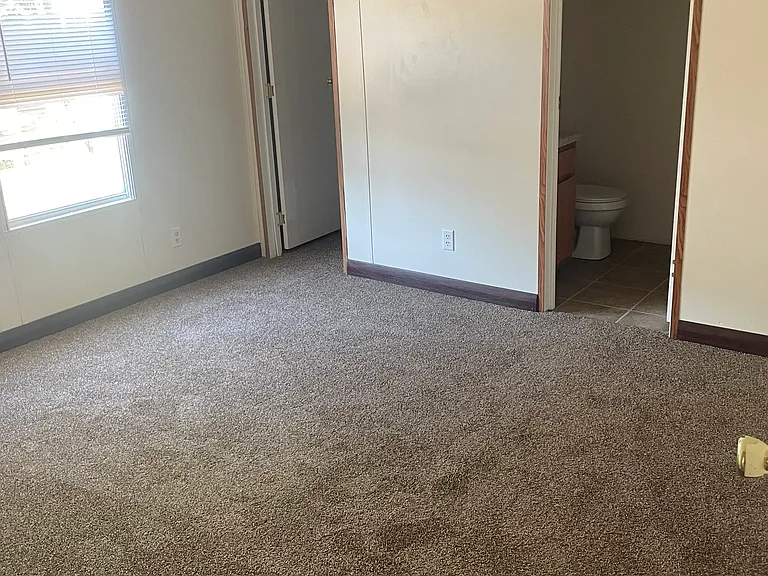 302 Lee St — Photo 2