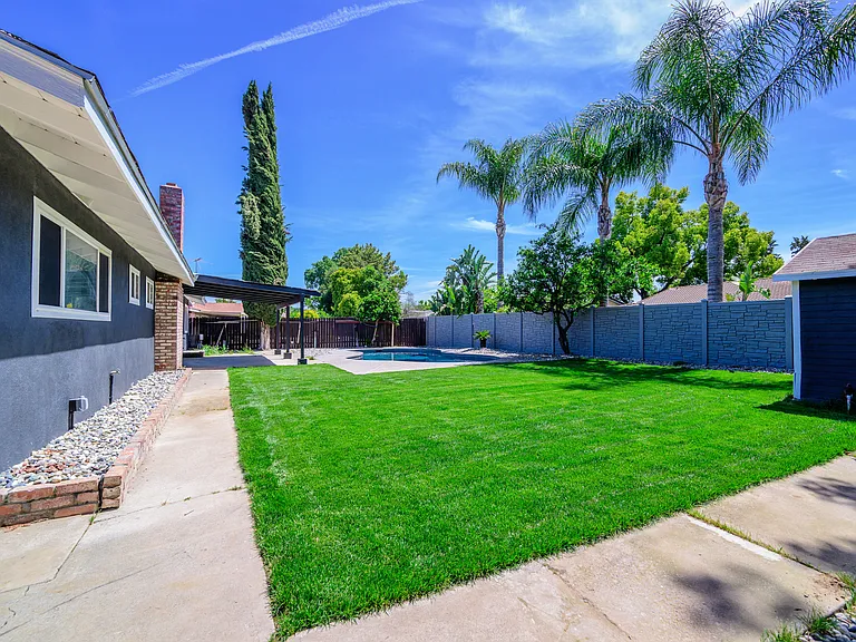 9042 El Oro Plaza Dr — Photo 37