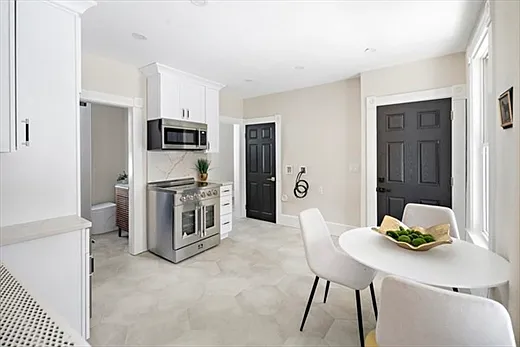 2 bed, $3,000 — Photo 3