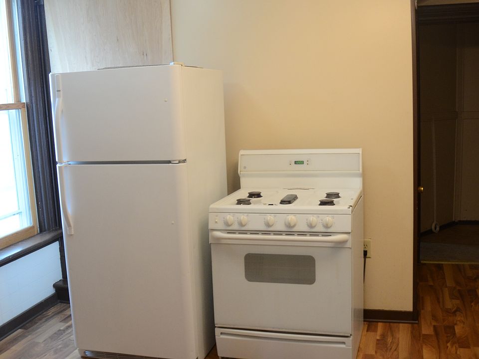 1st image of 299 Edmund Ave