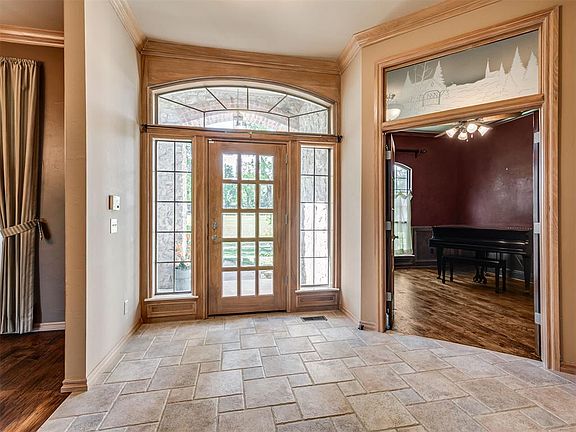 3rd image of 2025 Arbor Valley Dr
