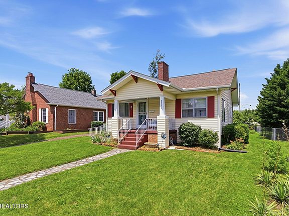 2nd image of 3320 Monmouth St