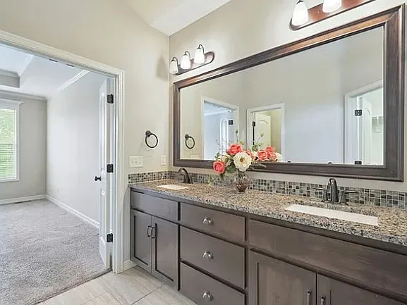 1301 NE Country Ln — Photo 14