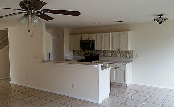 4th image of 1907 SW Newport Isles Blvd