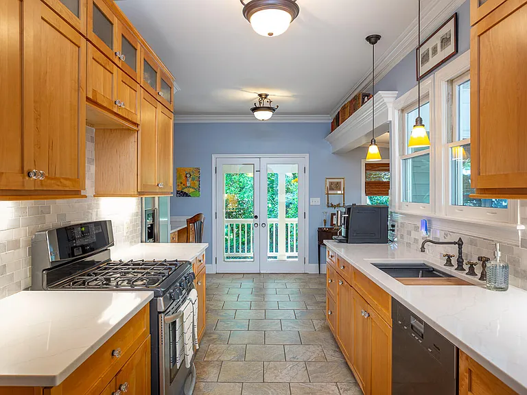1308 Filmore St — Photo 4