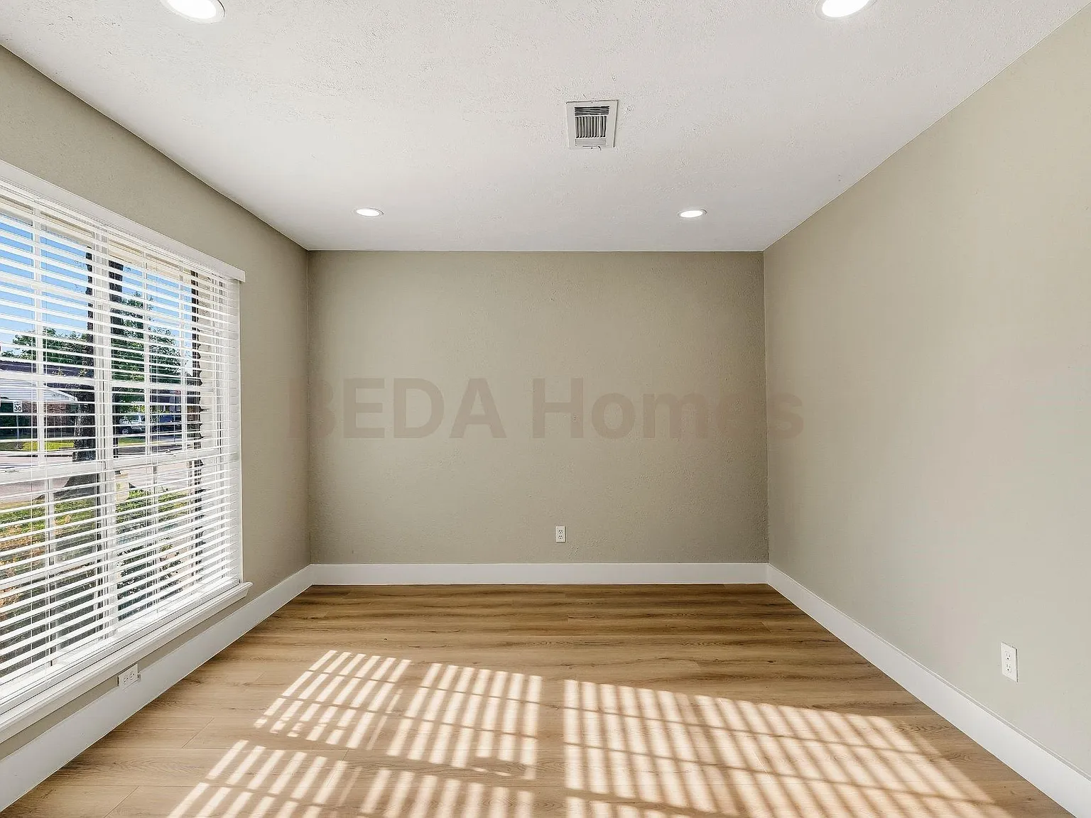 4 bed, 2.0 bath, 1567 sqft, $2,150 — Photo 4