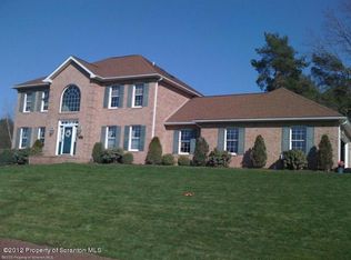 1206 Longview Ter, Clarks Summit, PA 18411