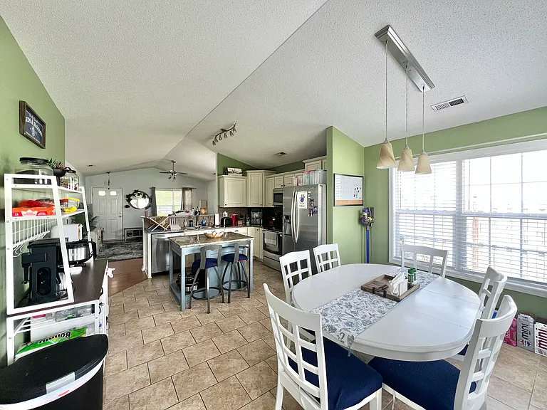 522 Foxfield Ct — Photo 12