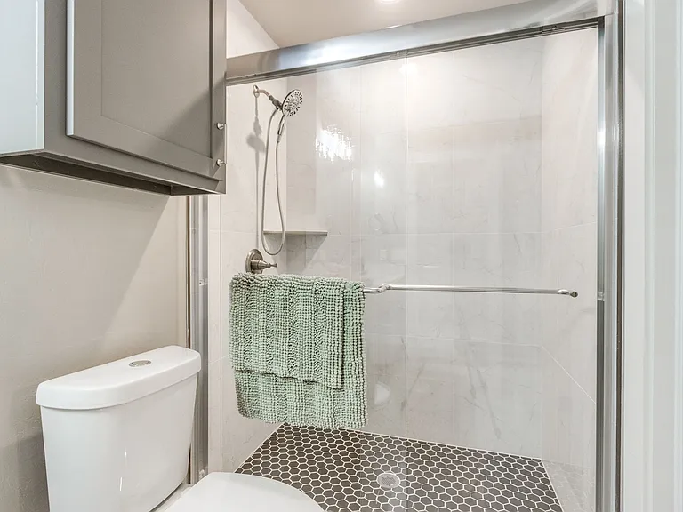 609 Abadan Dr — Photo 30