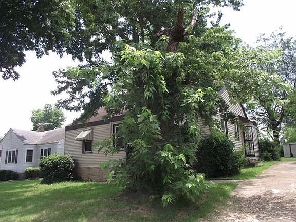 2nd image of 2923 N Harris Cir