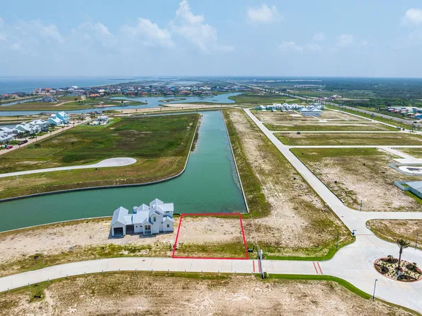 1069 N Isle Dr, Rockport, TX 78382