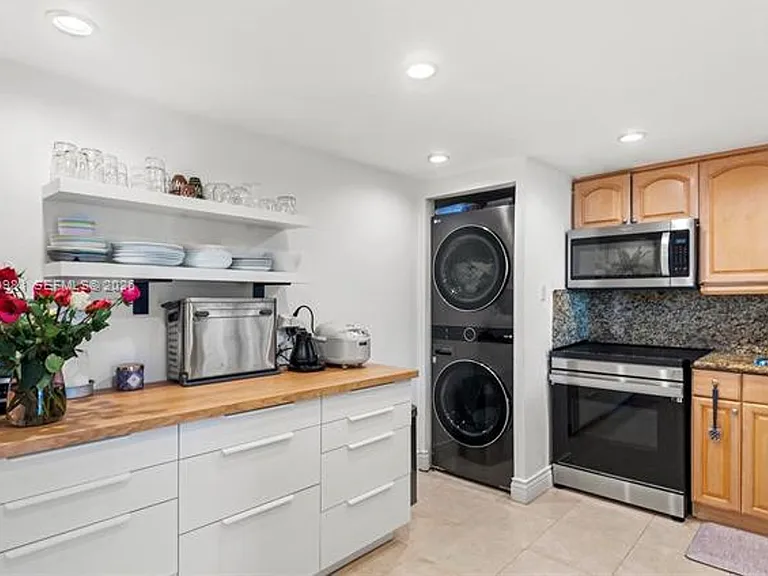 1915 Brickell Ave #C1612 — Photo 12