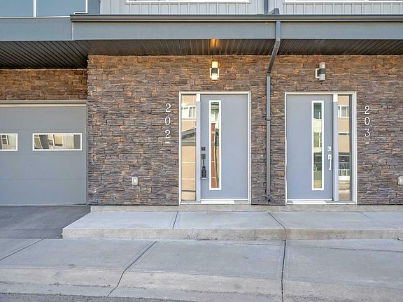 4th image of 202-70 Saddlestone Dr NE #202