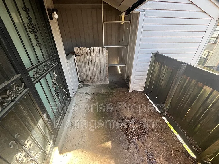 2827 Sonora Dr #2 — Photo 14