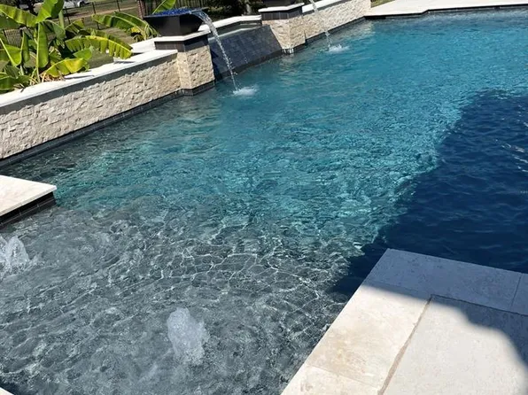 8615 Den Oak Dr, Richmond, TX 77406