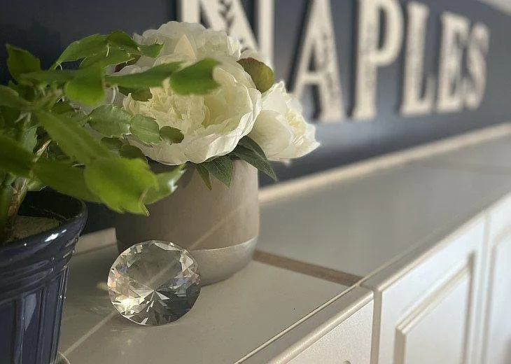 Building Photo - 9175 Celeste Dr #105