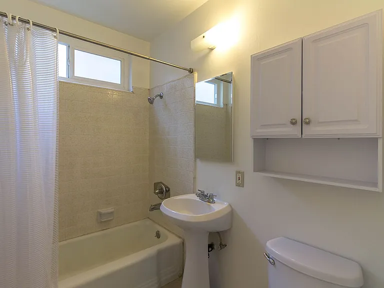 406 Oak St — Photo 8